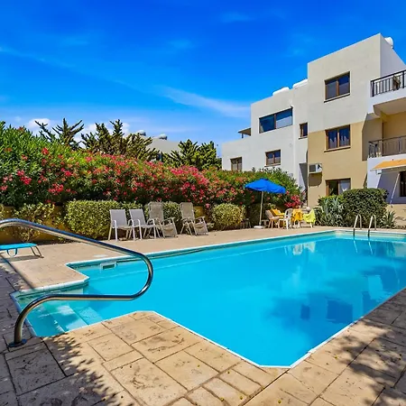 Erato Gardens Modern By Vichy Holidays Apartman