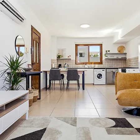 Erato Gardens Modern By Vichy Holidays Apartman Paphos